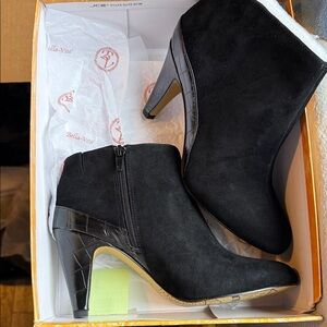 Bella Vita Women's Black Heeled Boots